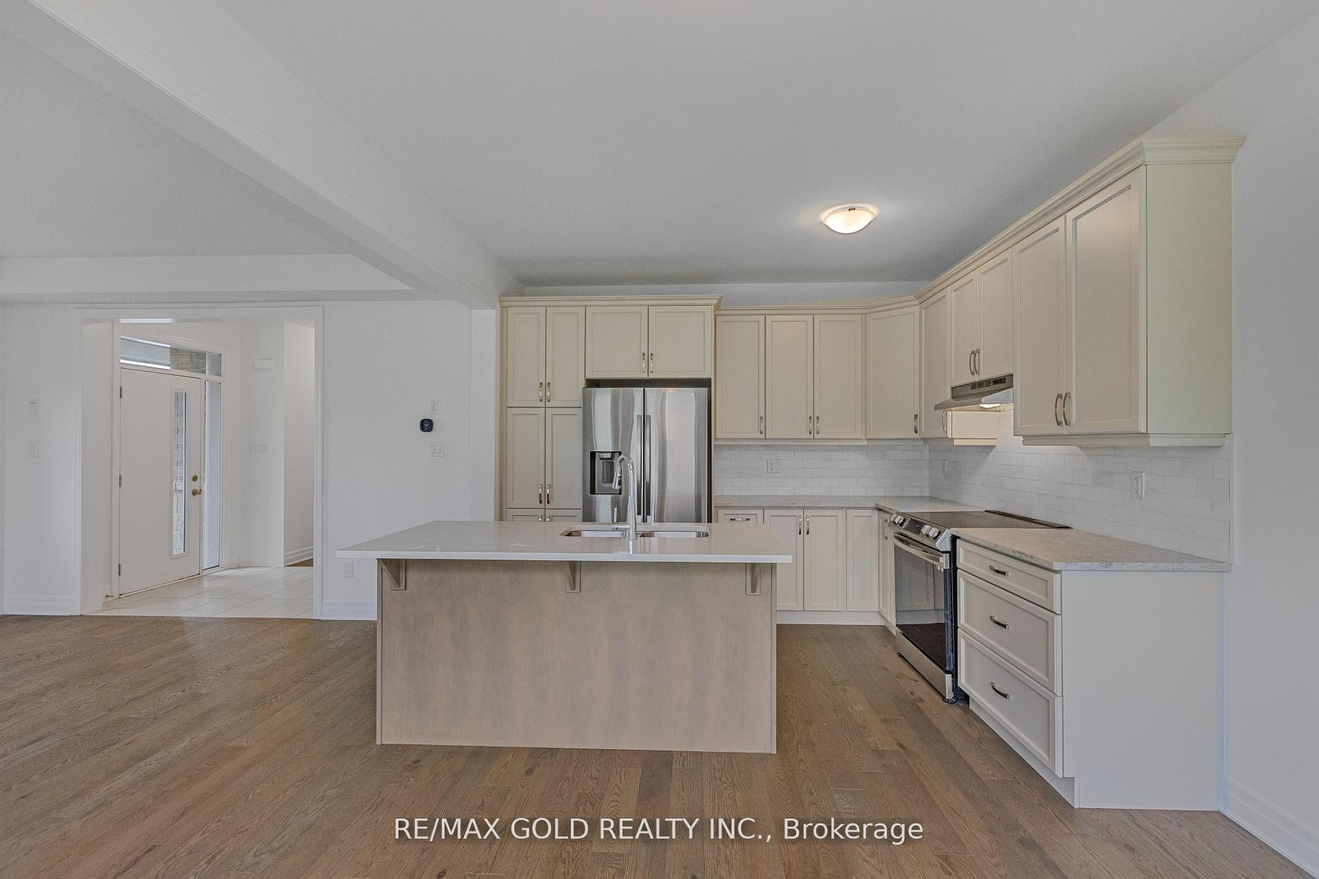 165 Forestwalk Street Property Photo 14