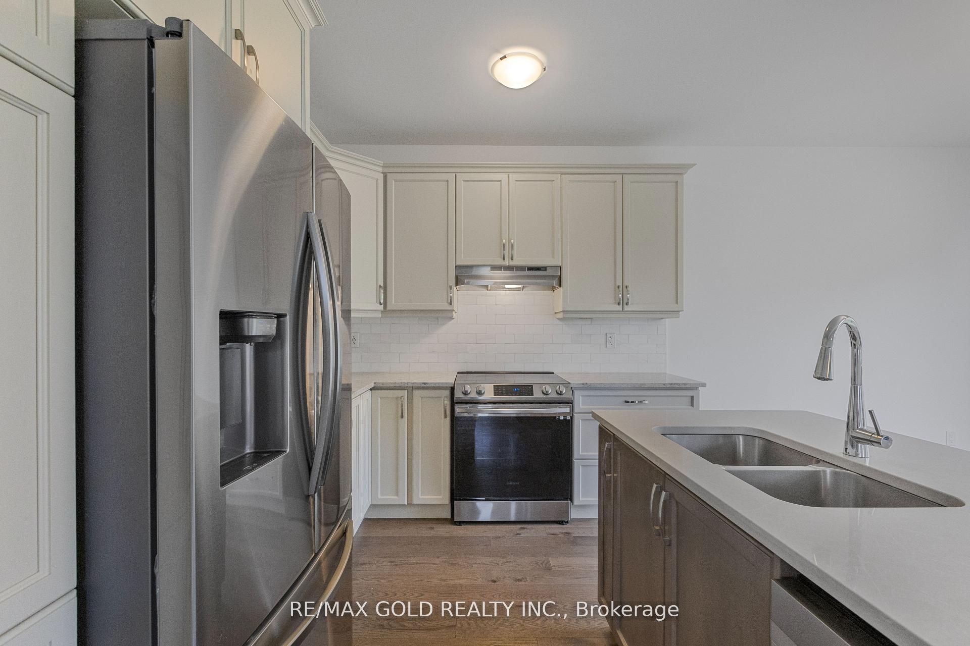 165 Forestwalk Street Property Photo 16