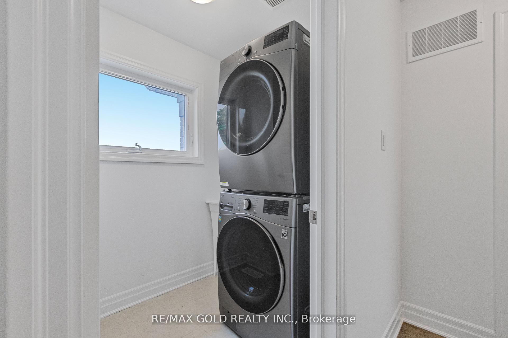 165 Forestwalk Street Property Photo 34