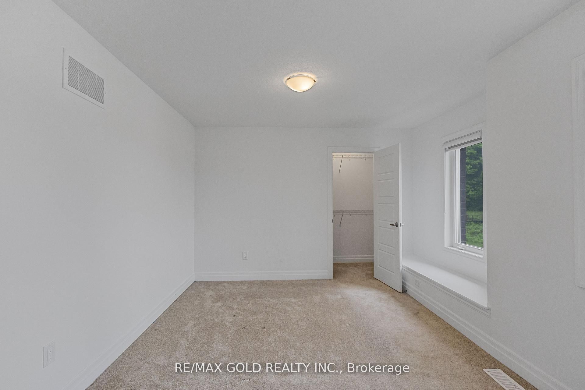 165 Forestwalk Street Property Photo 35
