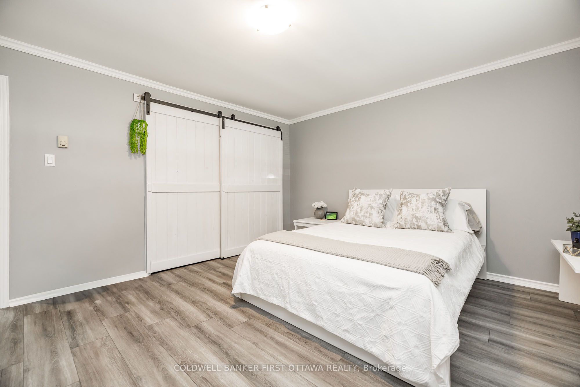 6779 Roger Stevens Drive Property Photo 18