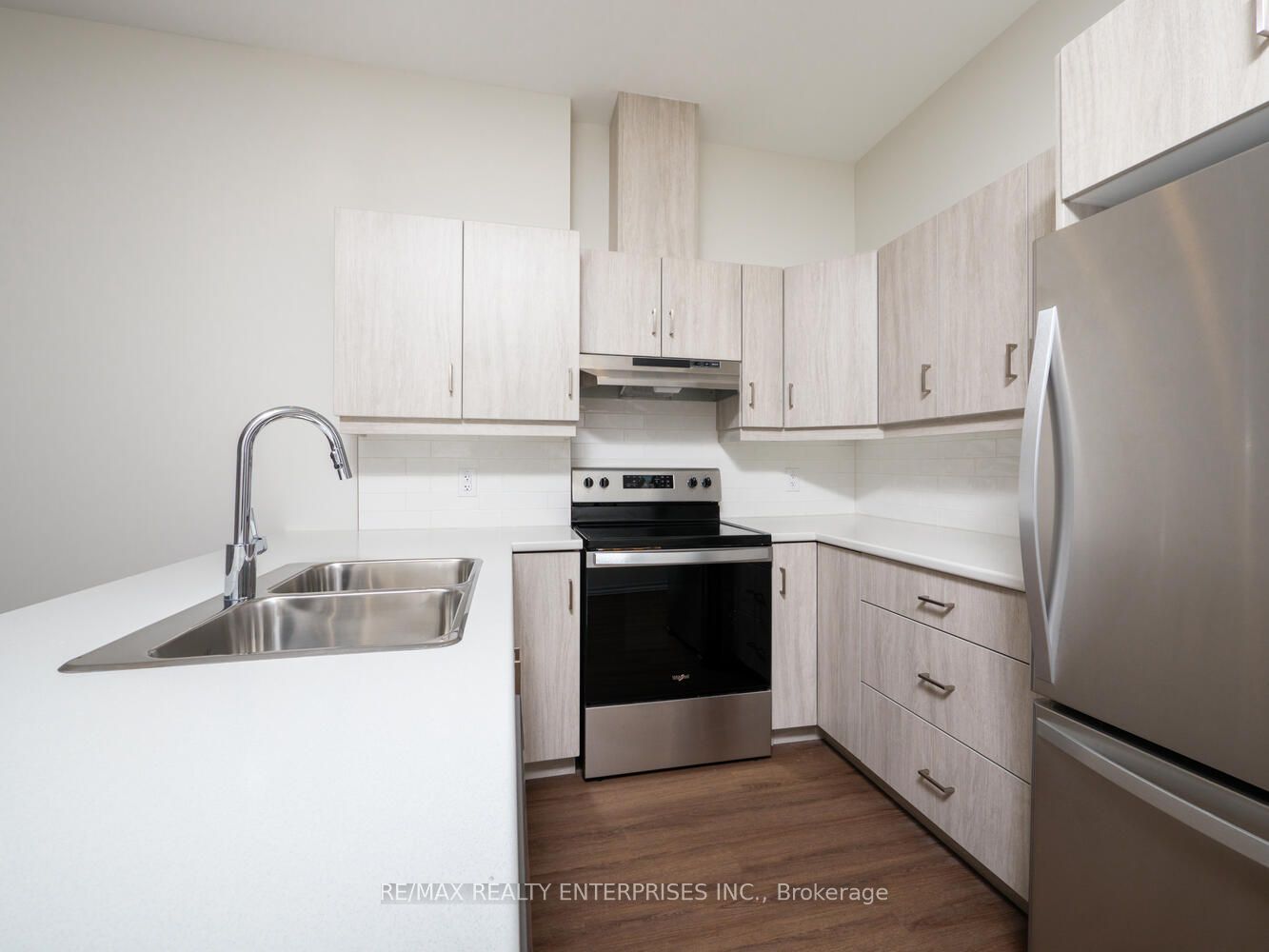 845 2nd Ave W Property Photo 3