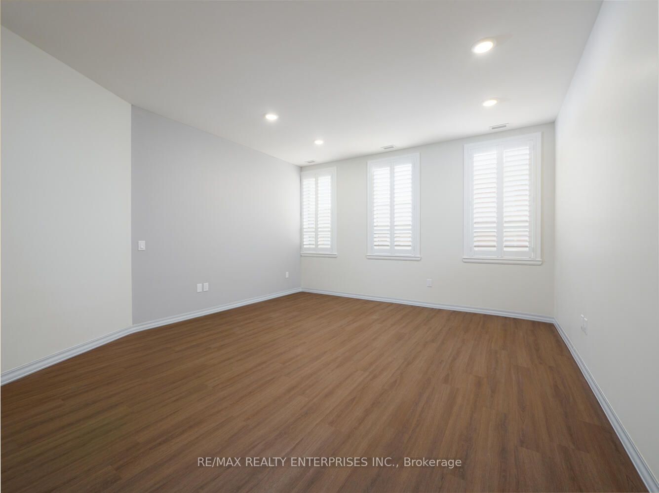 845 2nd Ave W Property Photo 10