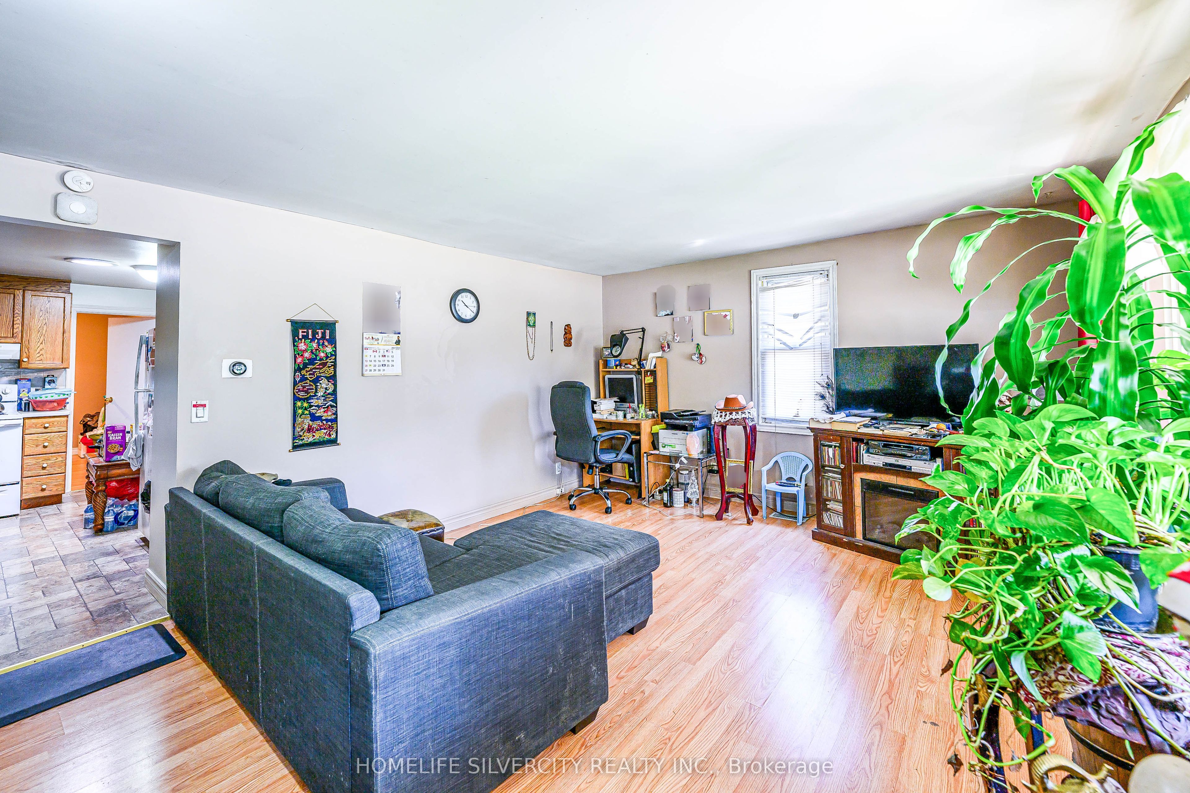5537 Montrose Rd Property Photo 4