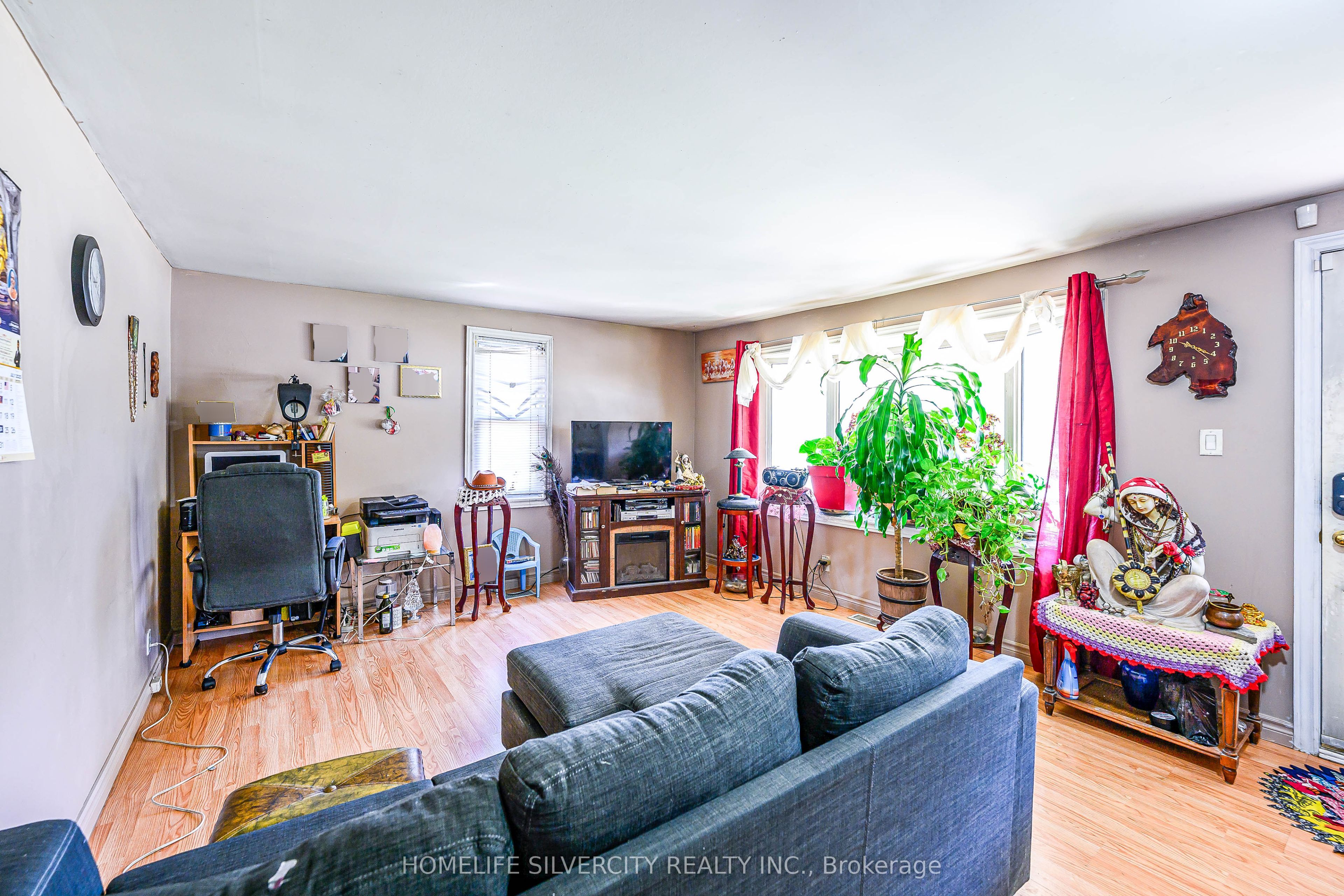 5537 Montrose Rd Property Photo 5