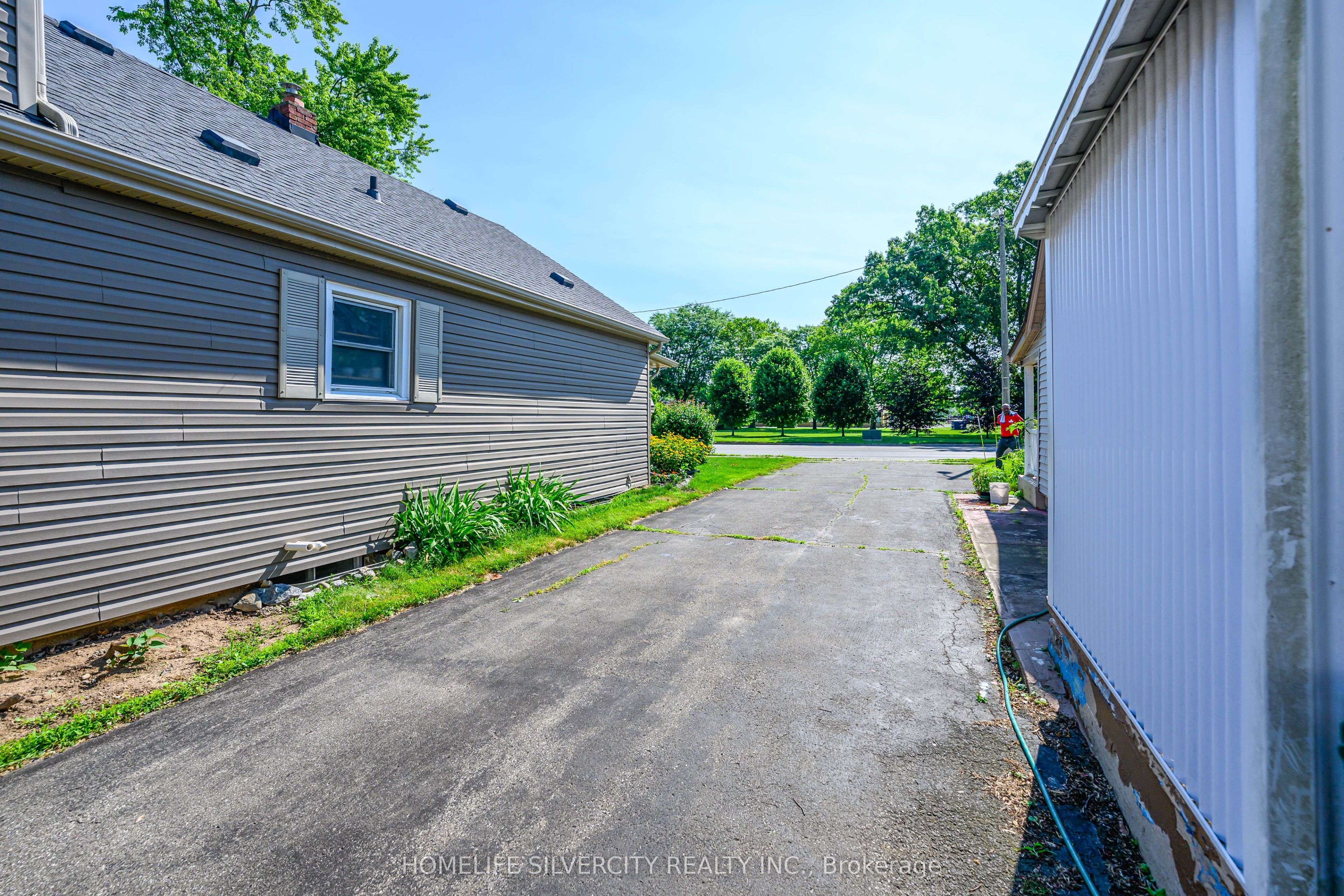 5537 Montrose Rd Property Photo 29