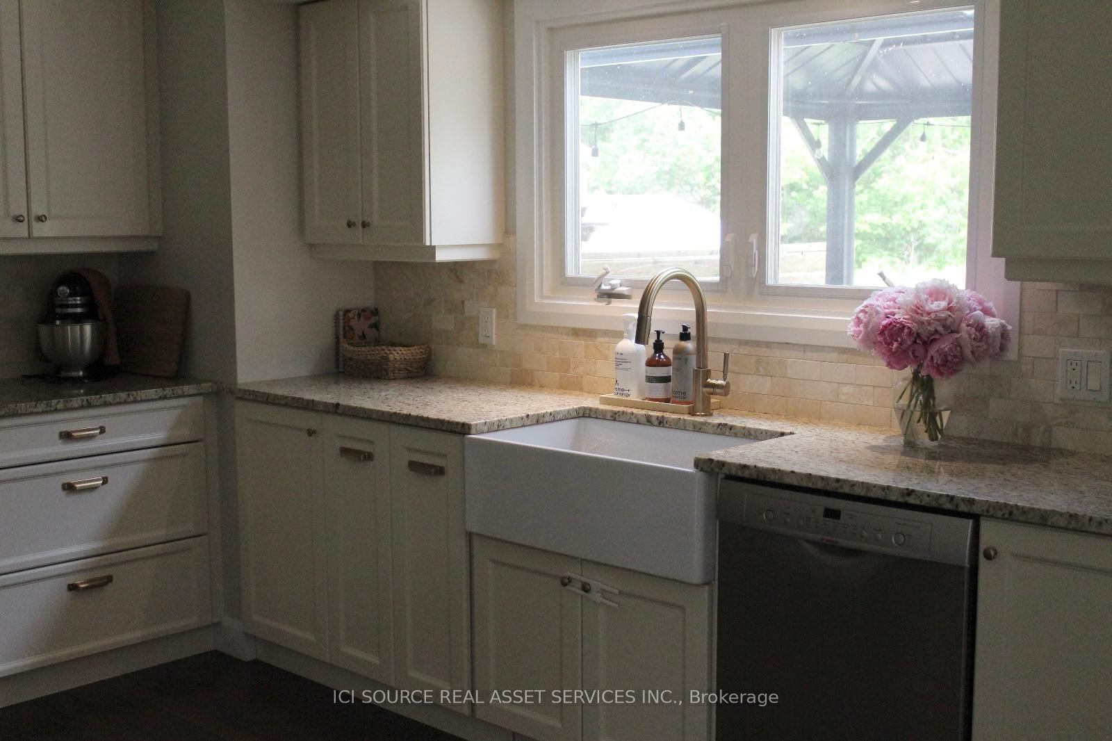6028 Mcmahon Drive Property Photo 5
