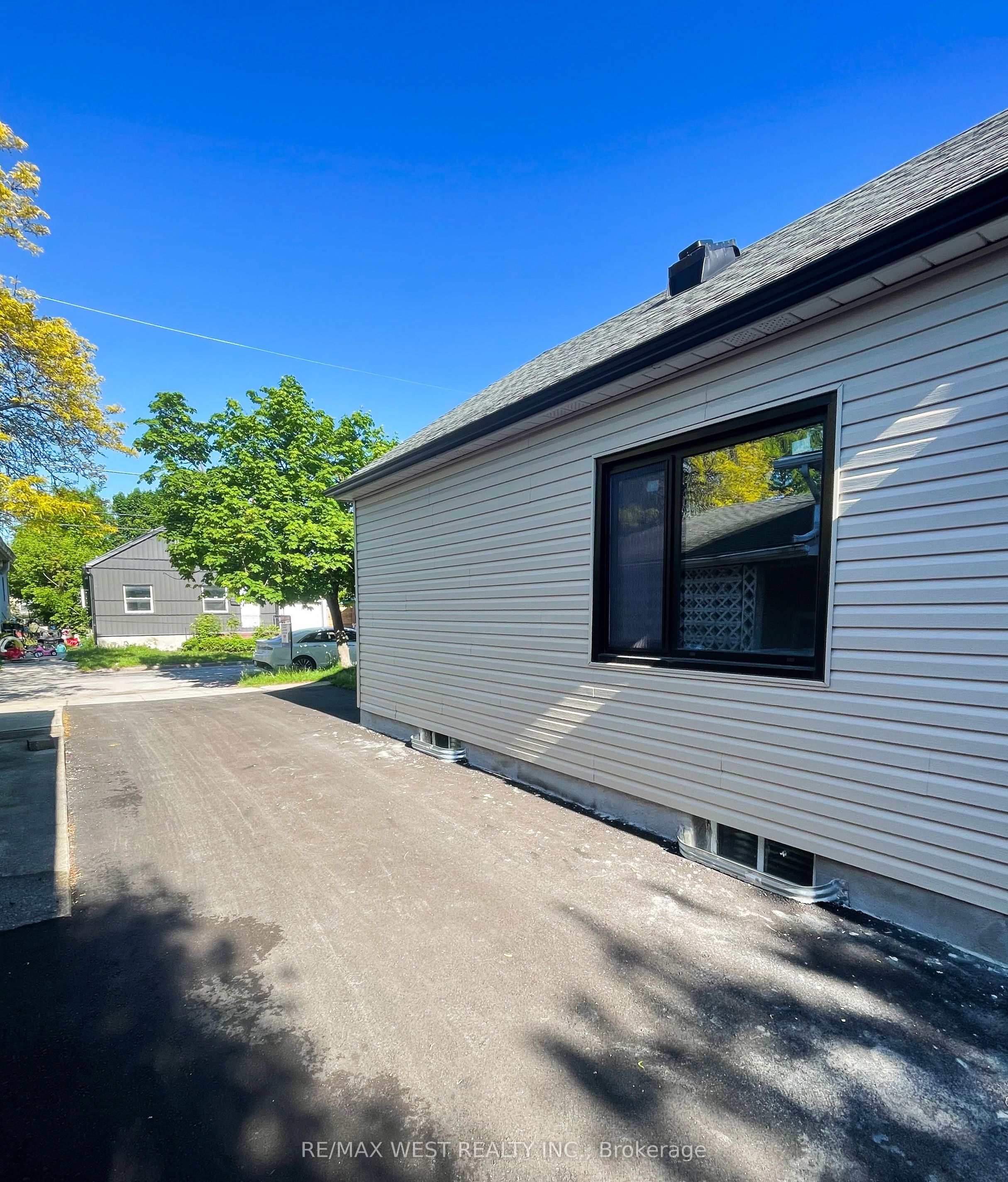 28 Concord Avenue Property Photo 3