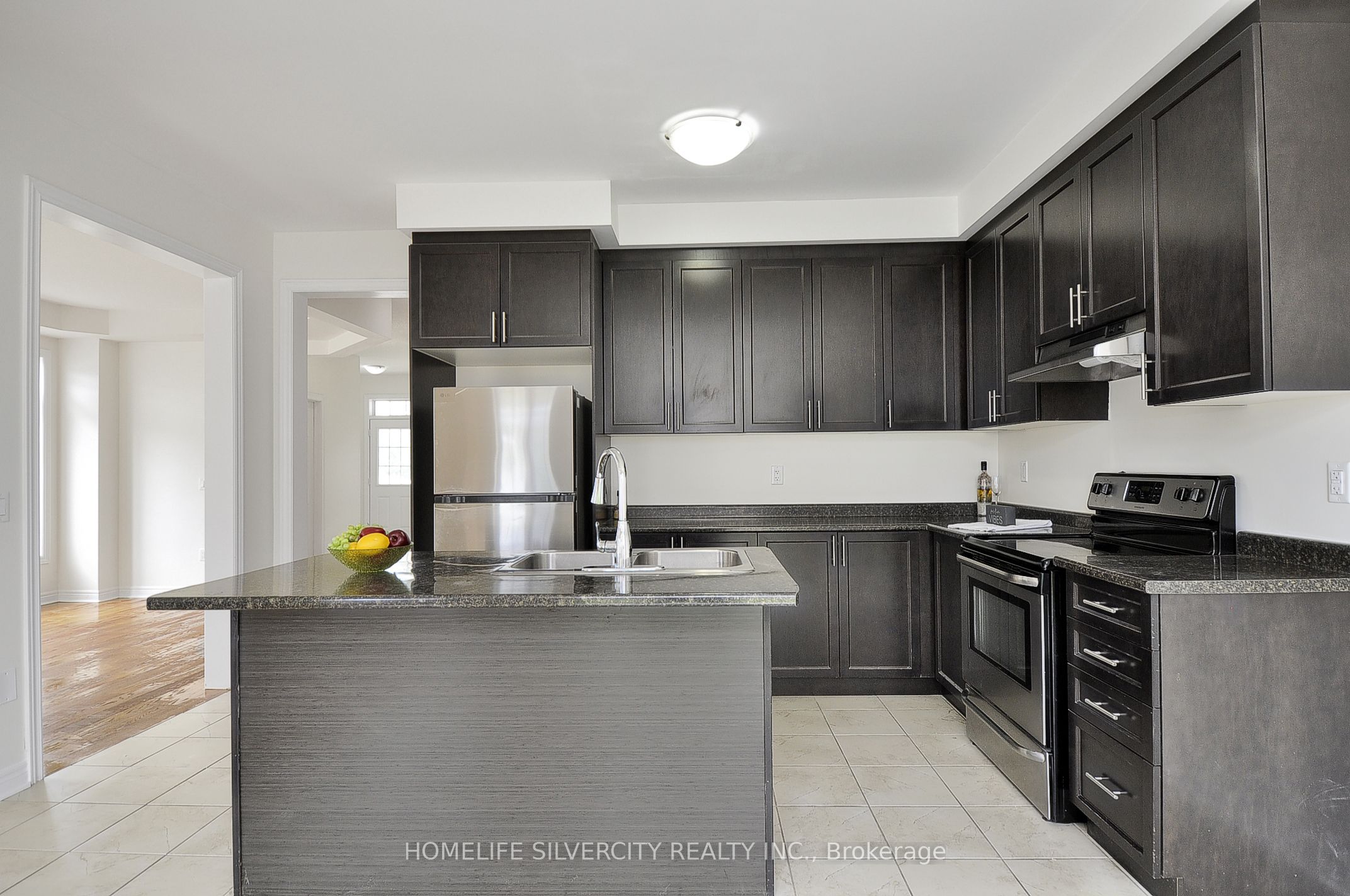 470 Thompson Street Property Photo 13