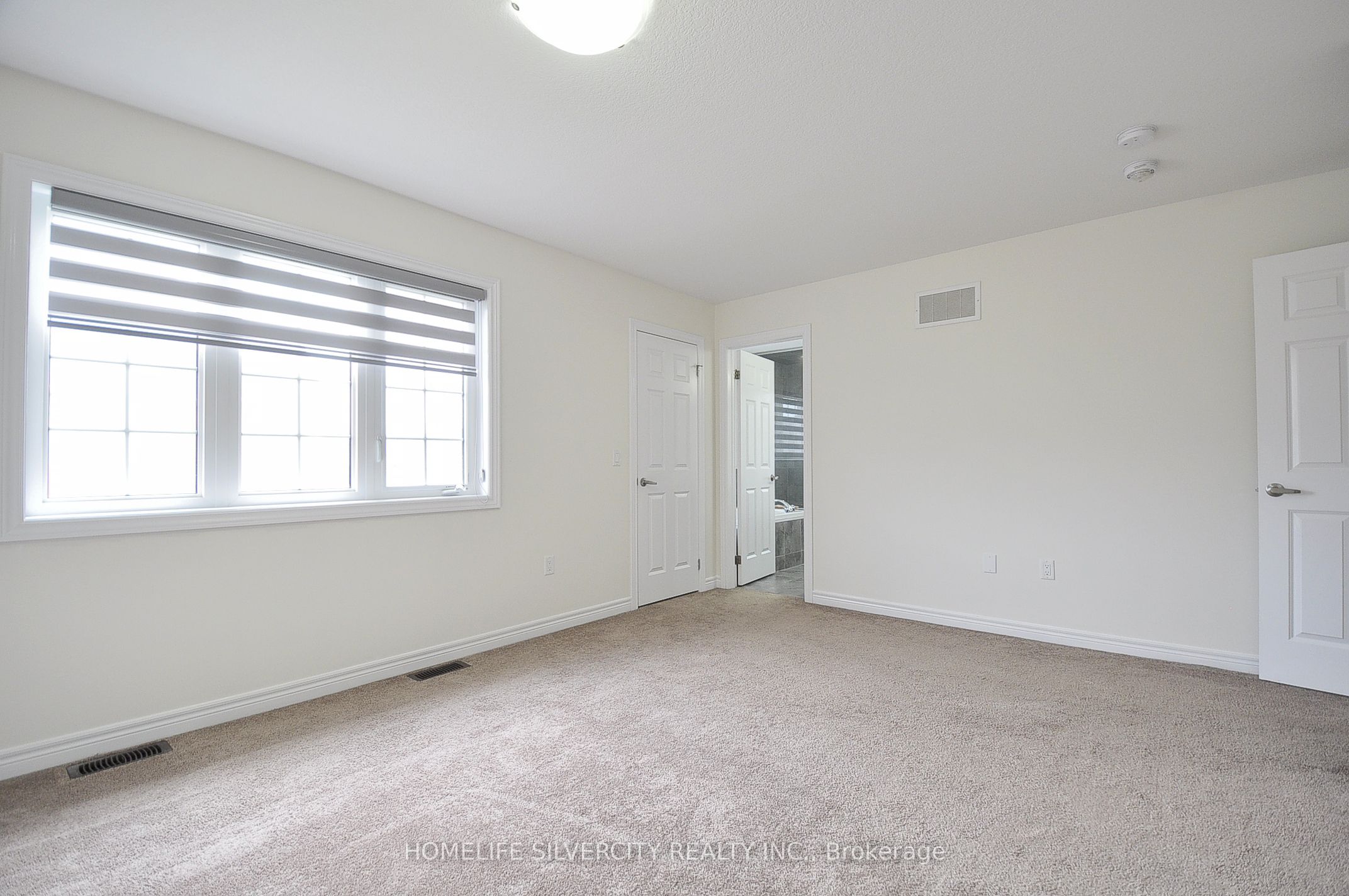 470 Thompson St Property Photo 18