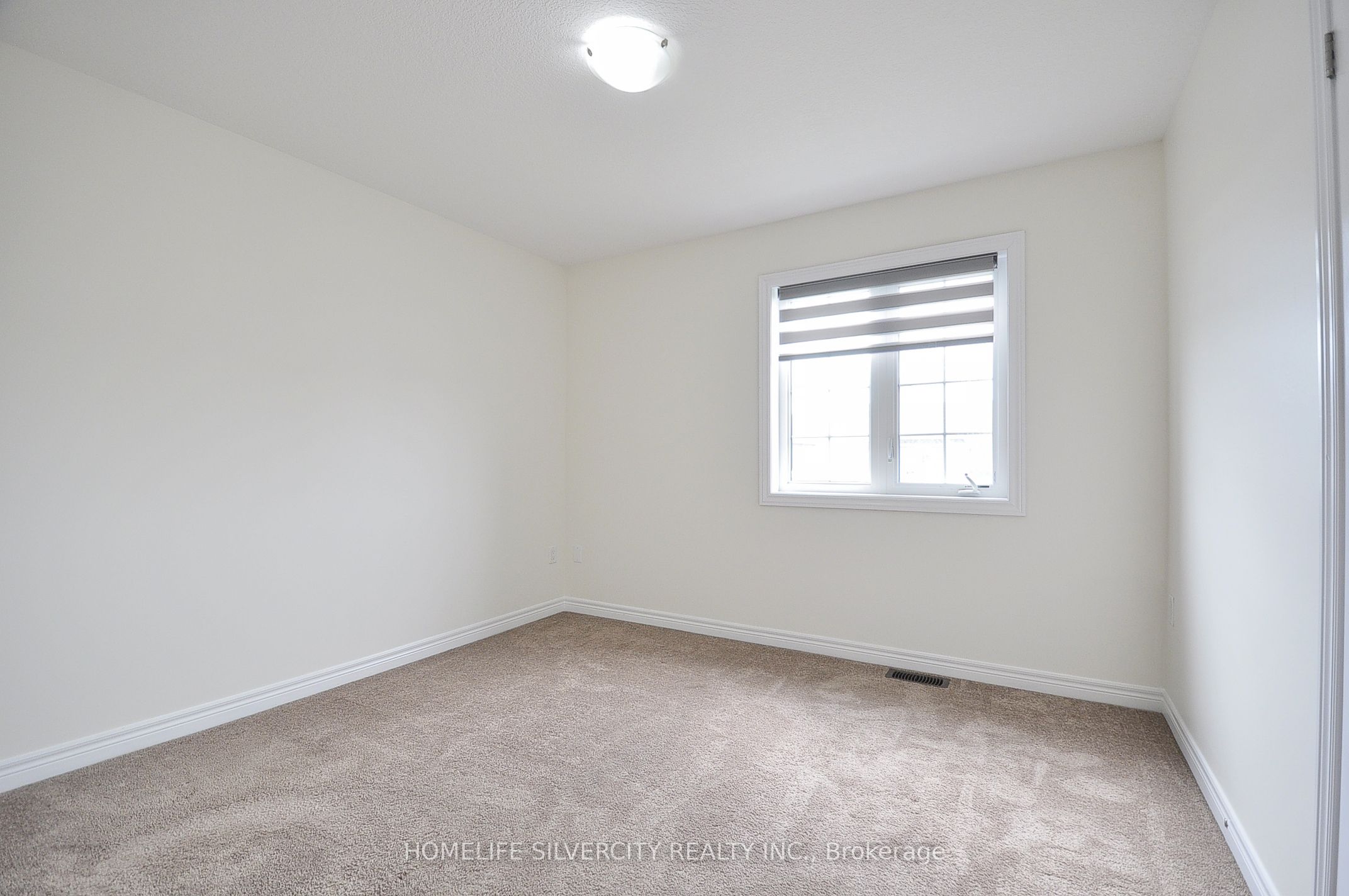 470 Thompson St Property Photo 23