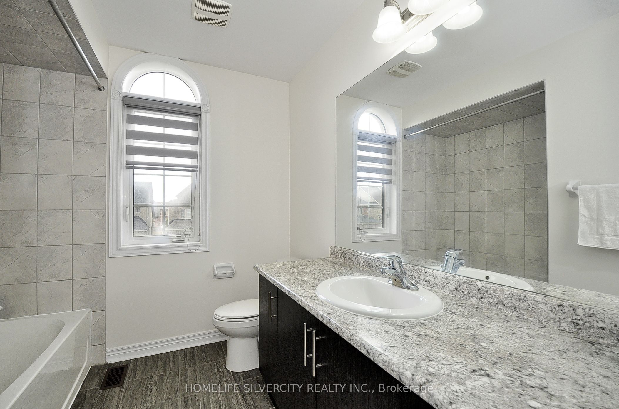 470 Thompson Street Property Photo 24