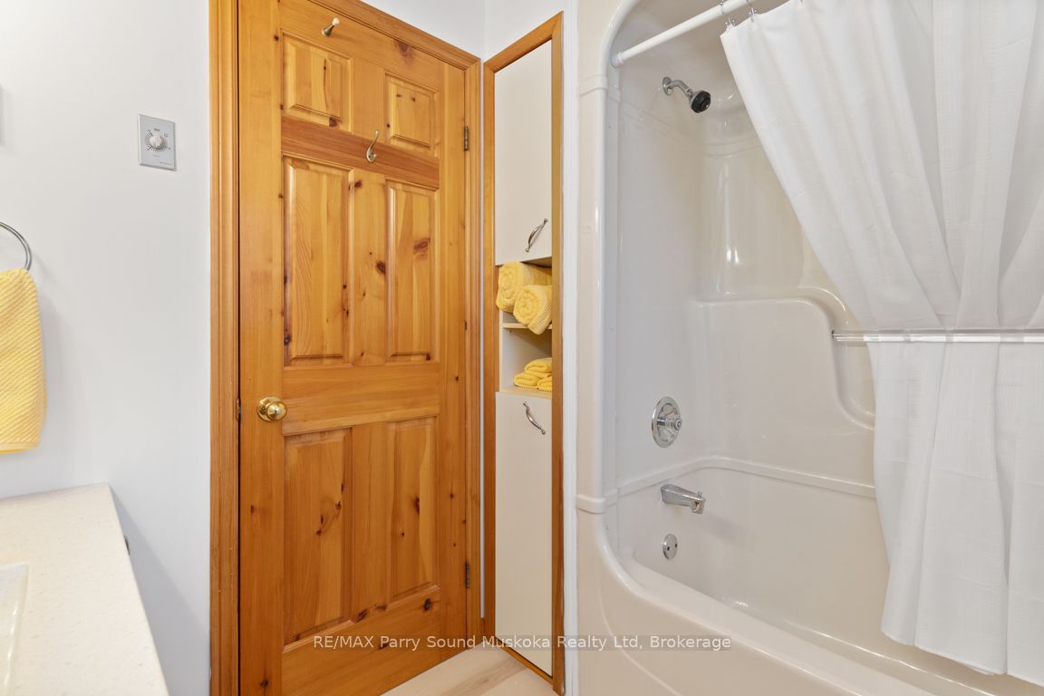 14 Emily St Property Photo 16