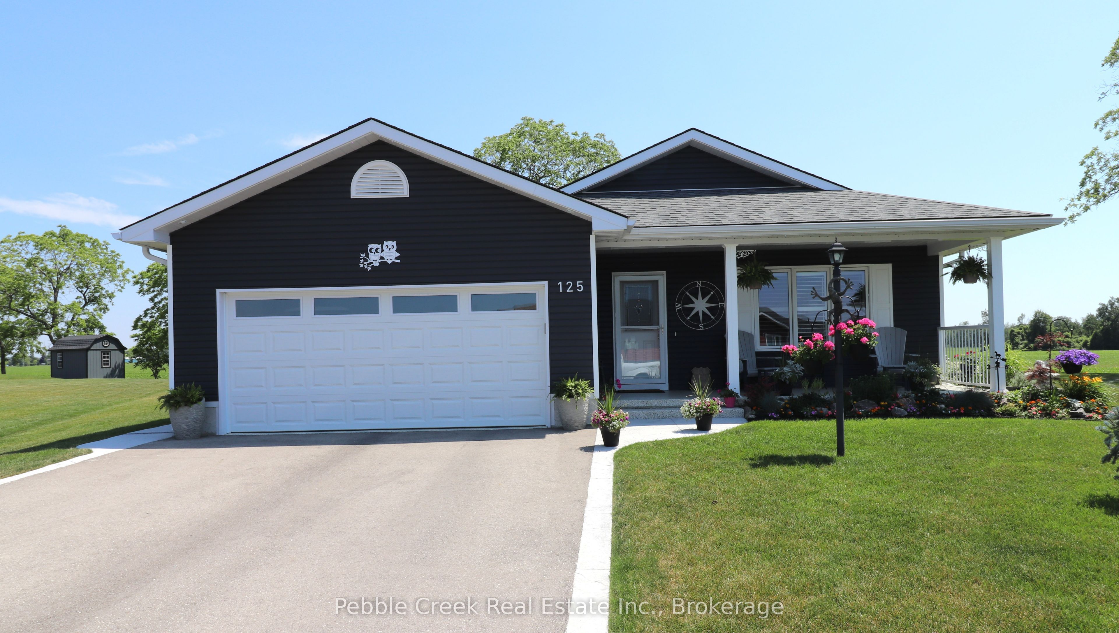 125 Lake Breeze Dr Property Photo 1