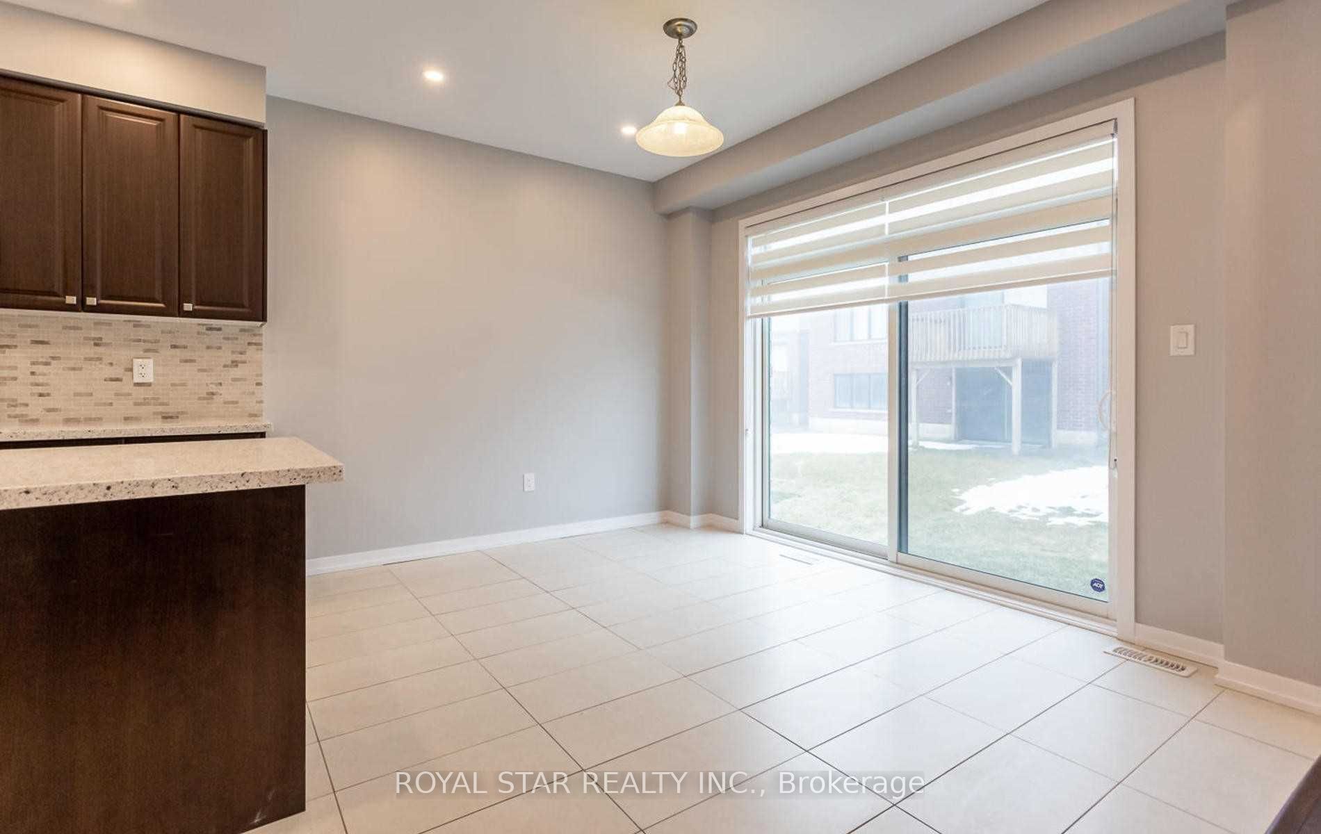 115 Pagebrook Cres Property Photo 8