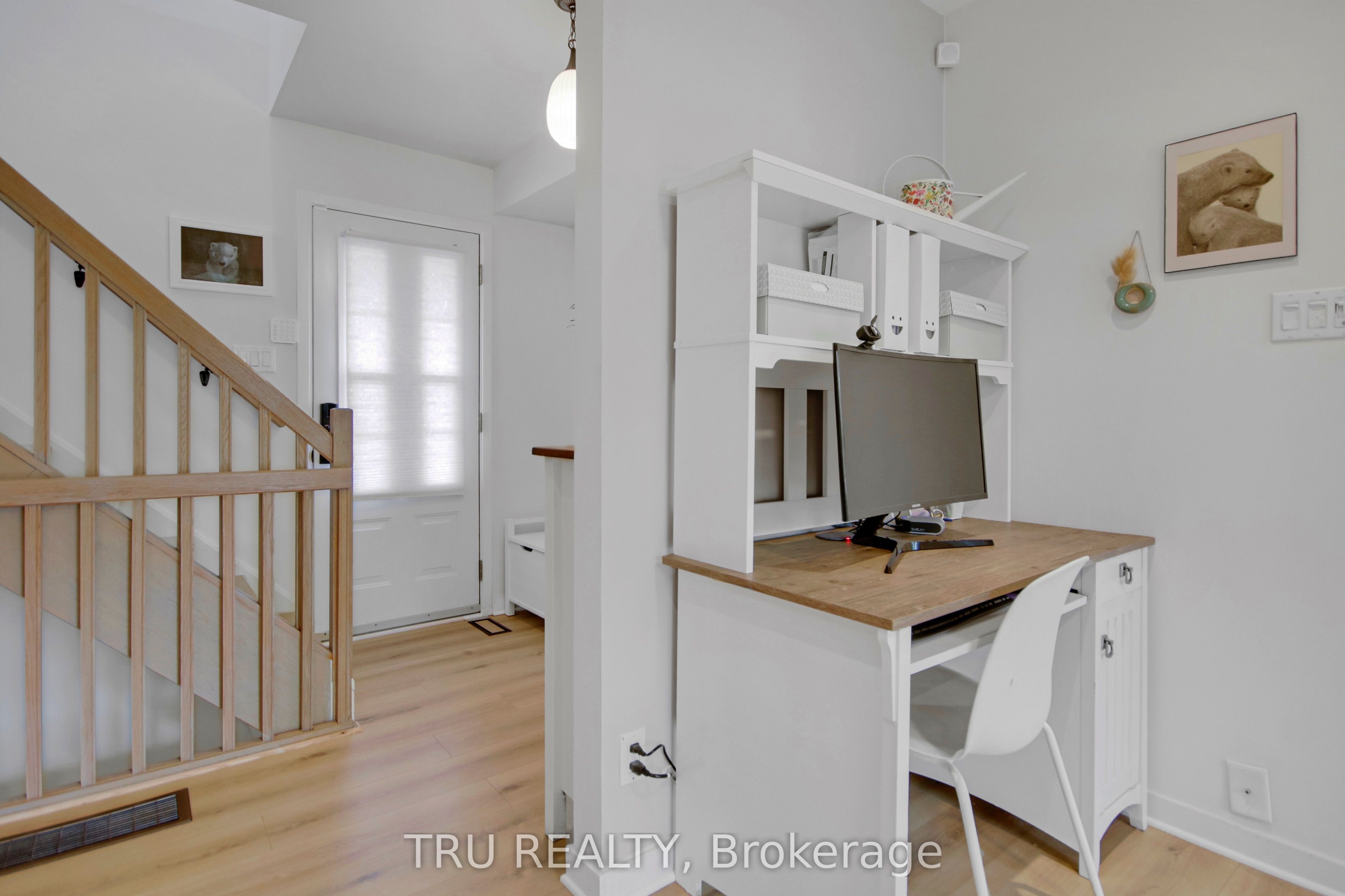 36 Varley Dr Property Photo 5