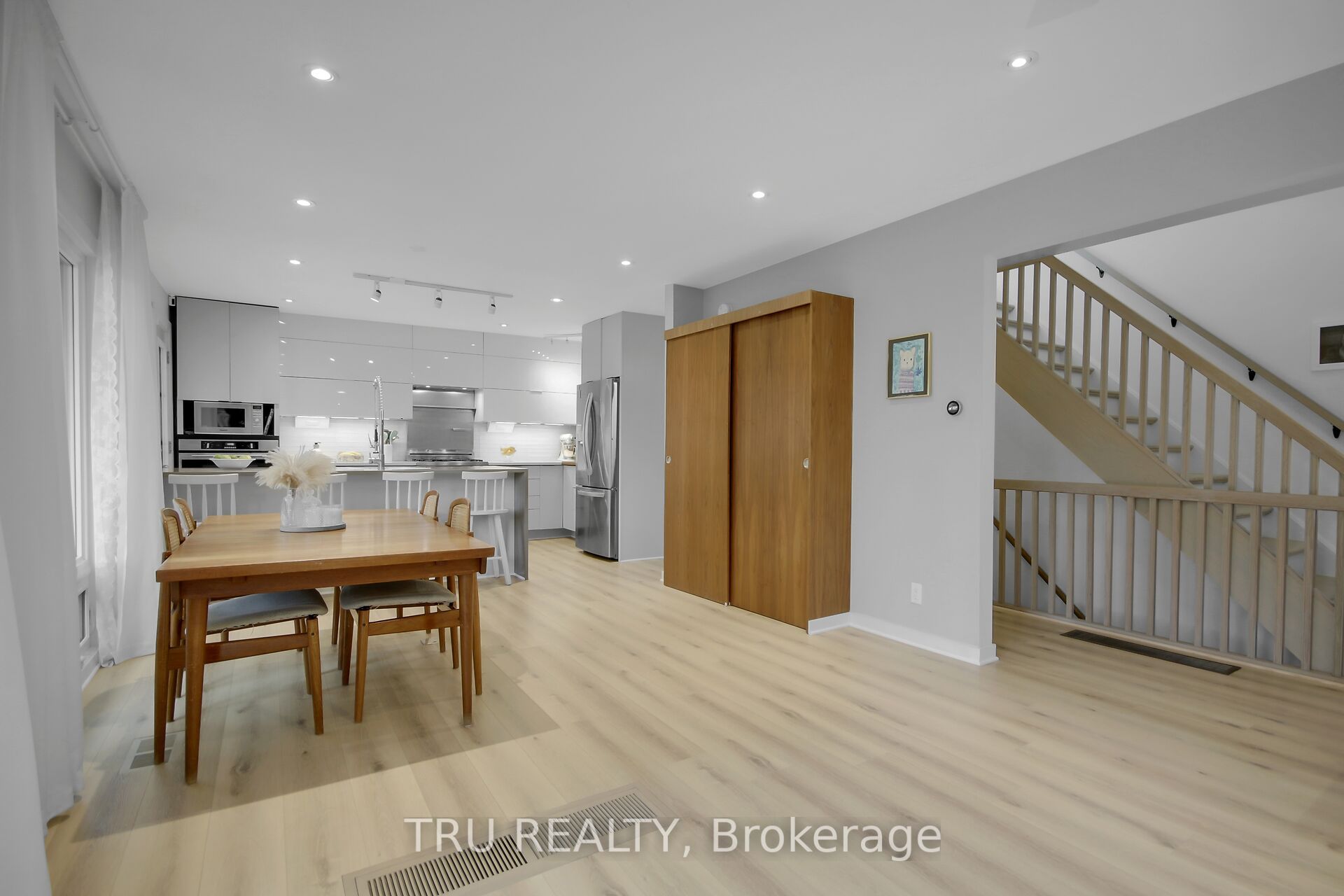 36 Varley Dr Property Photo 13