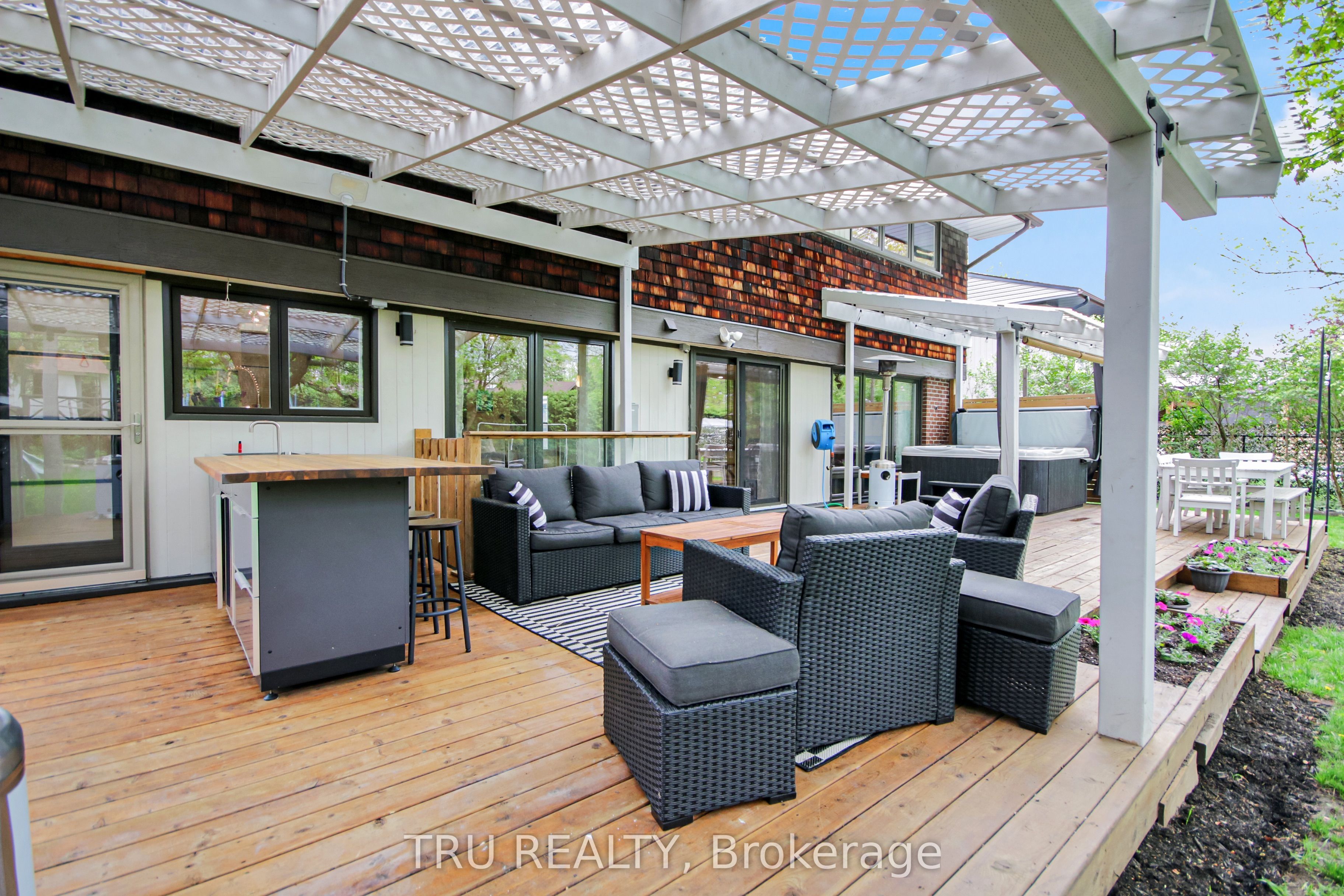 36 Varley Dr Property Photo 18