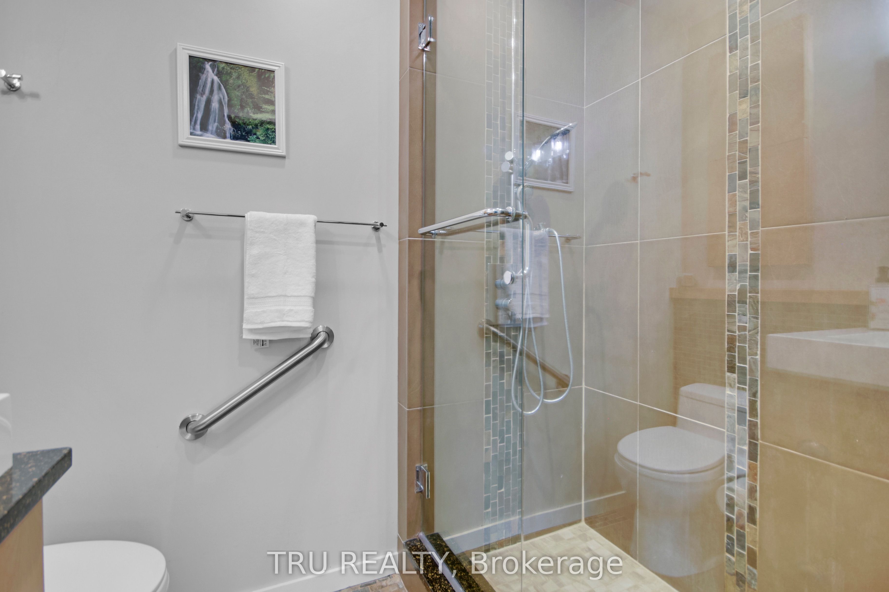 36 Varley Dr Property Photo 28