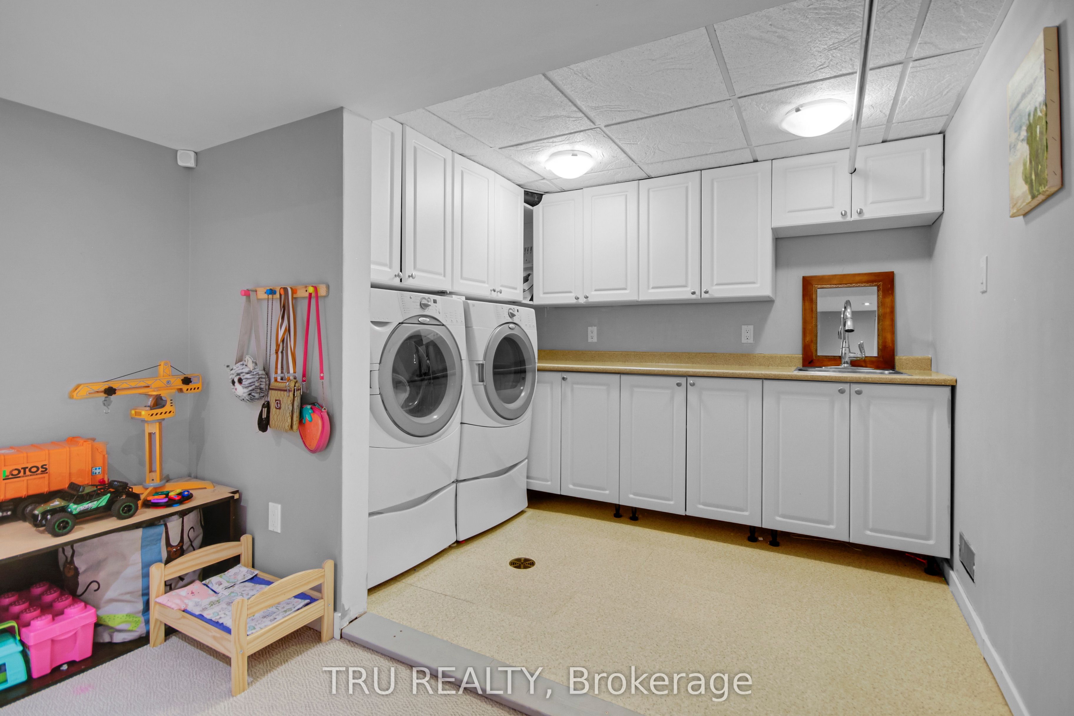 36 Varley Dr Property Photo 42
