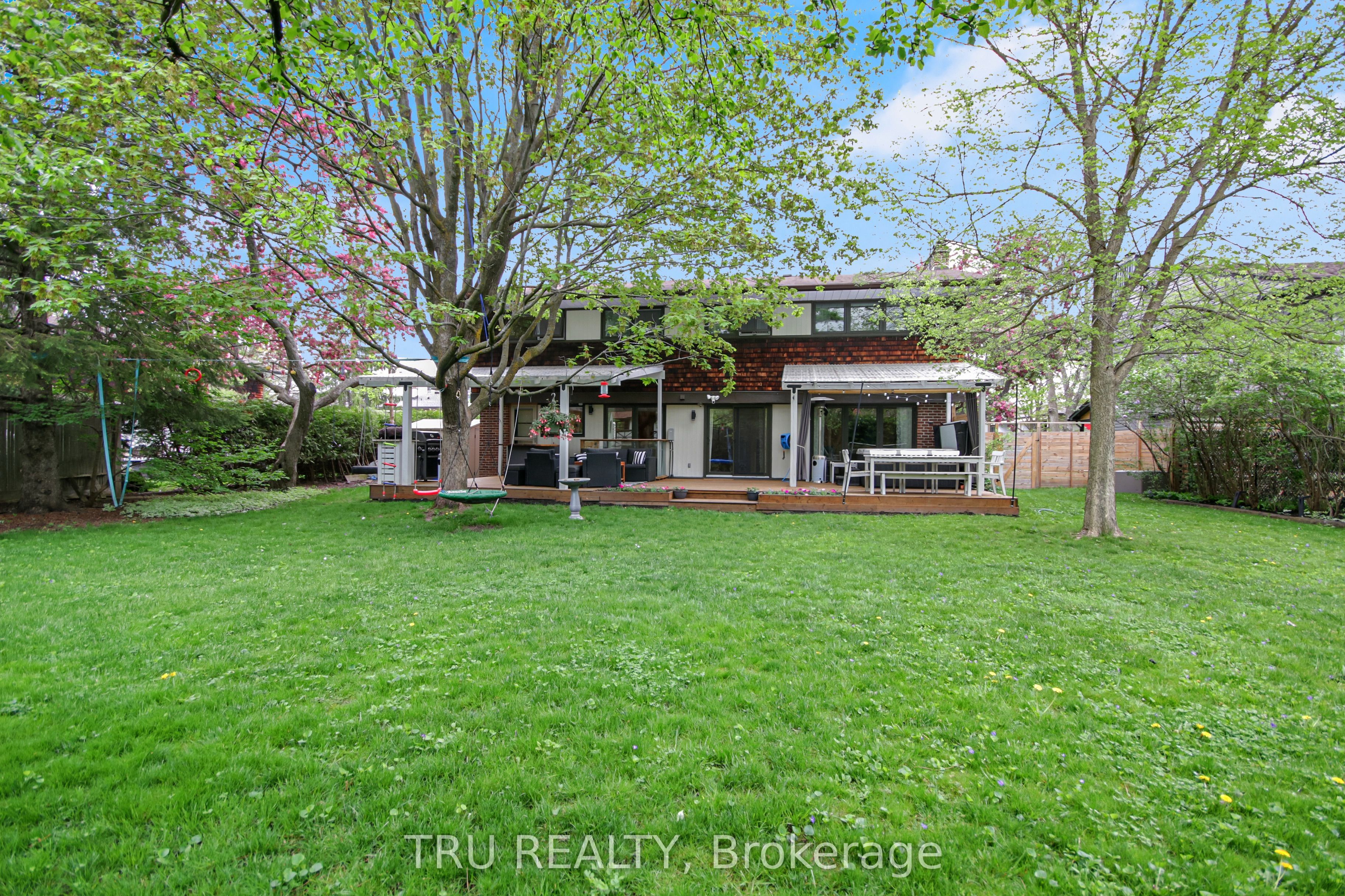 36 Varley Dr Property Photo 44