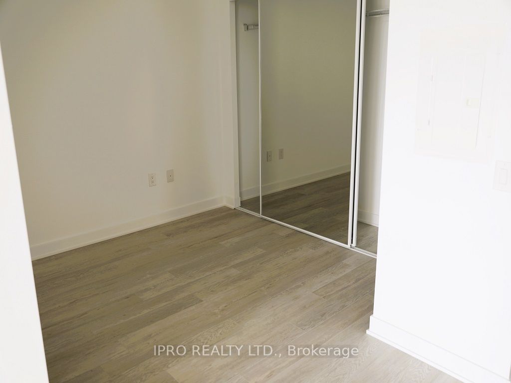 2782 Barton Street 903 Property Photo 10