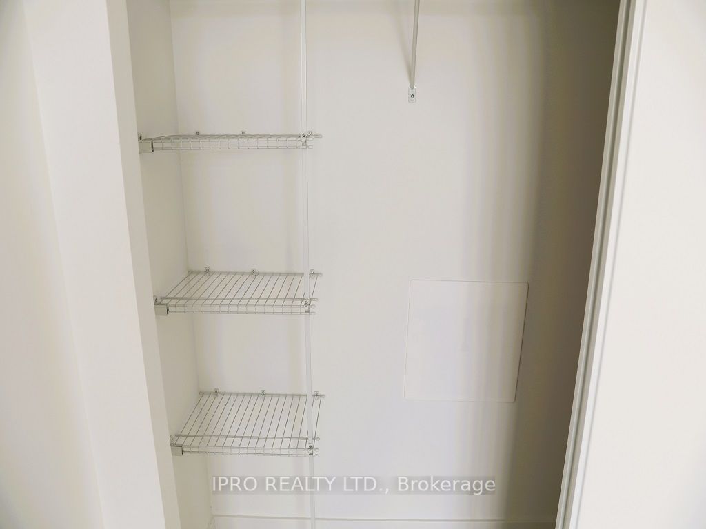 2782 Barton Street 903 Property Photo 12