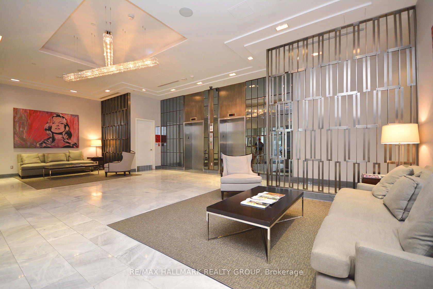 300 Lisgar St Property Photo 3