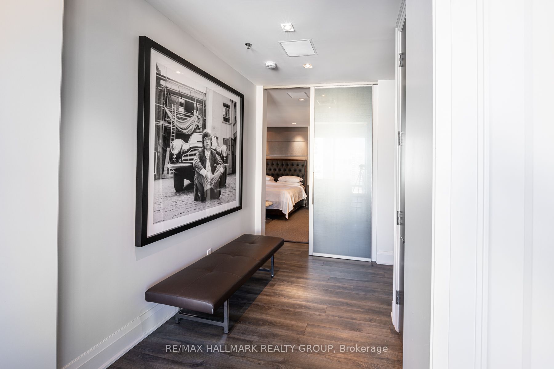 300 Lisgar St Property Photo 12
