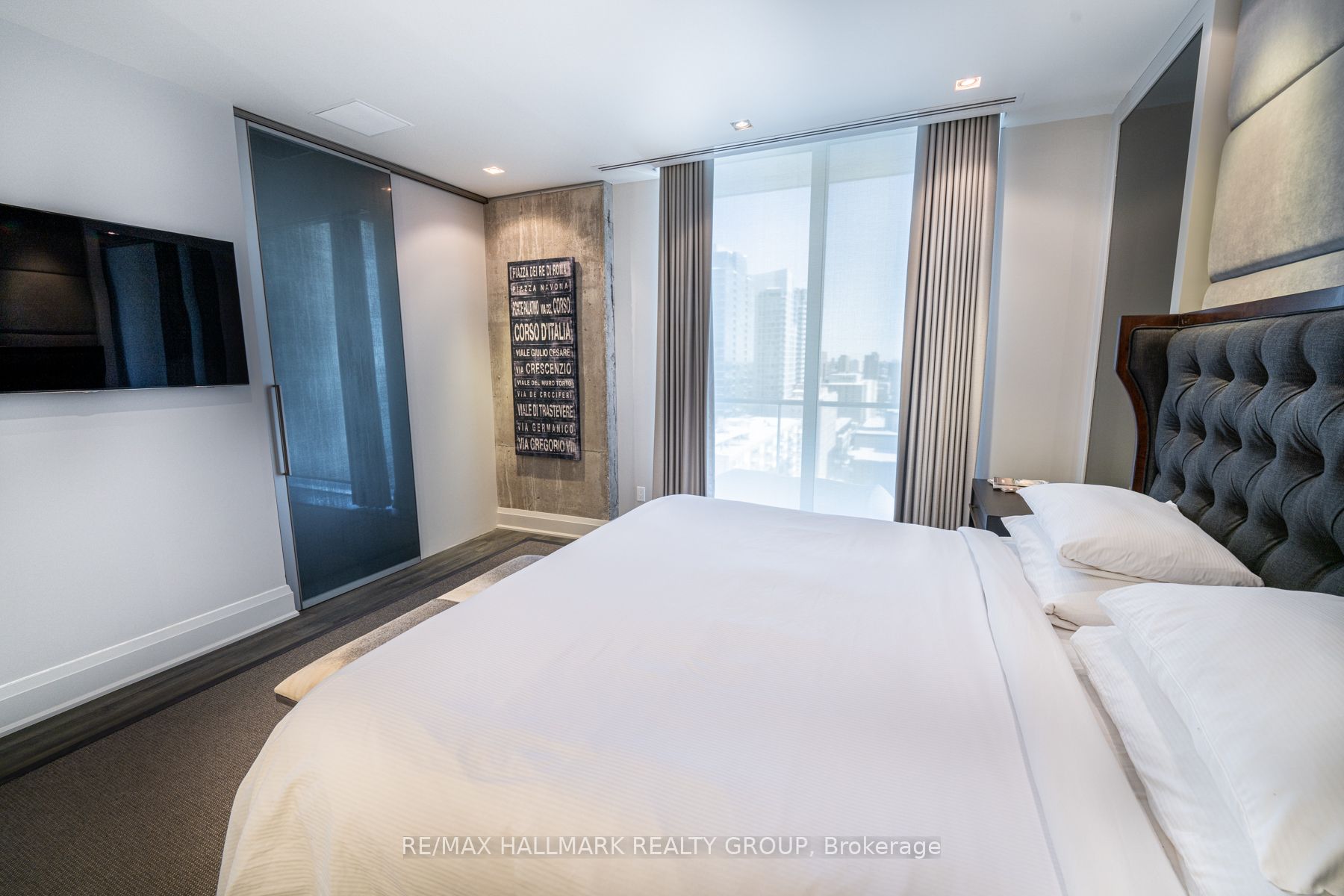 300 Lisgar St Property Photo 14