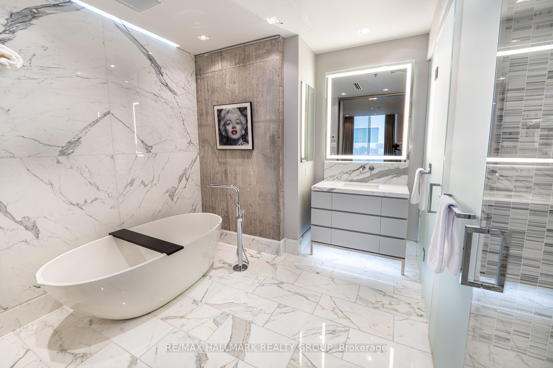 300 Lisgar St Property Photo 18
