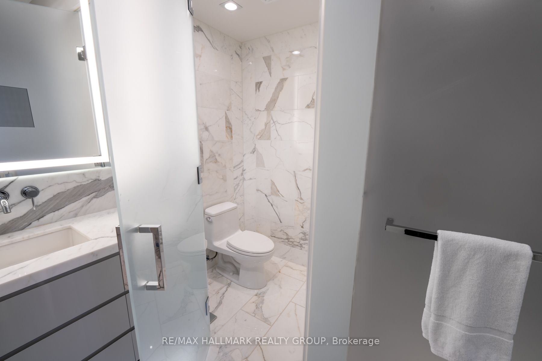 300 Lisgar St Property Photo 21
