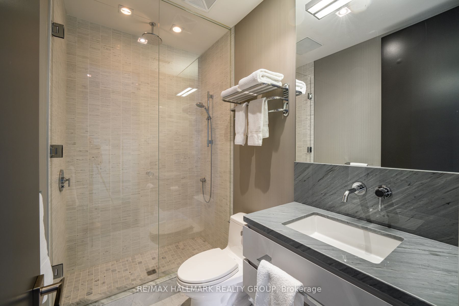 300 Lisgar St Property Photo 23