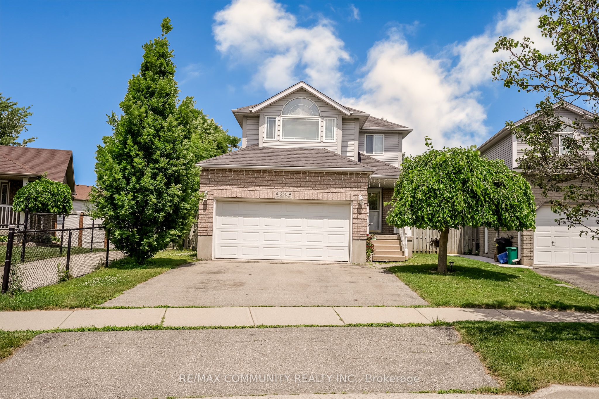 650 Spinnaker Crescent Property Photo 4