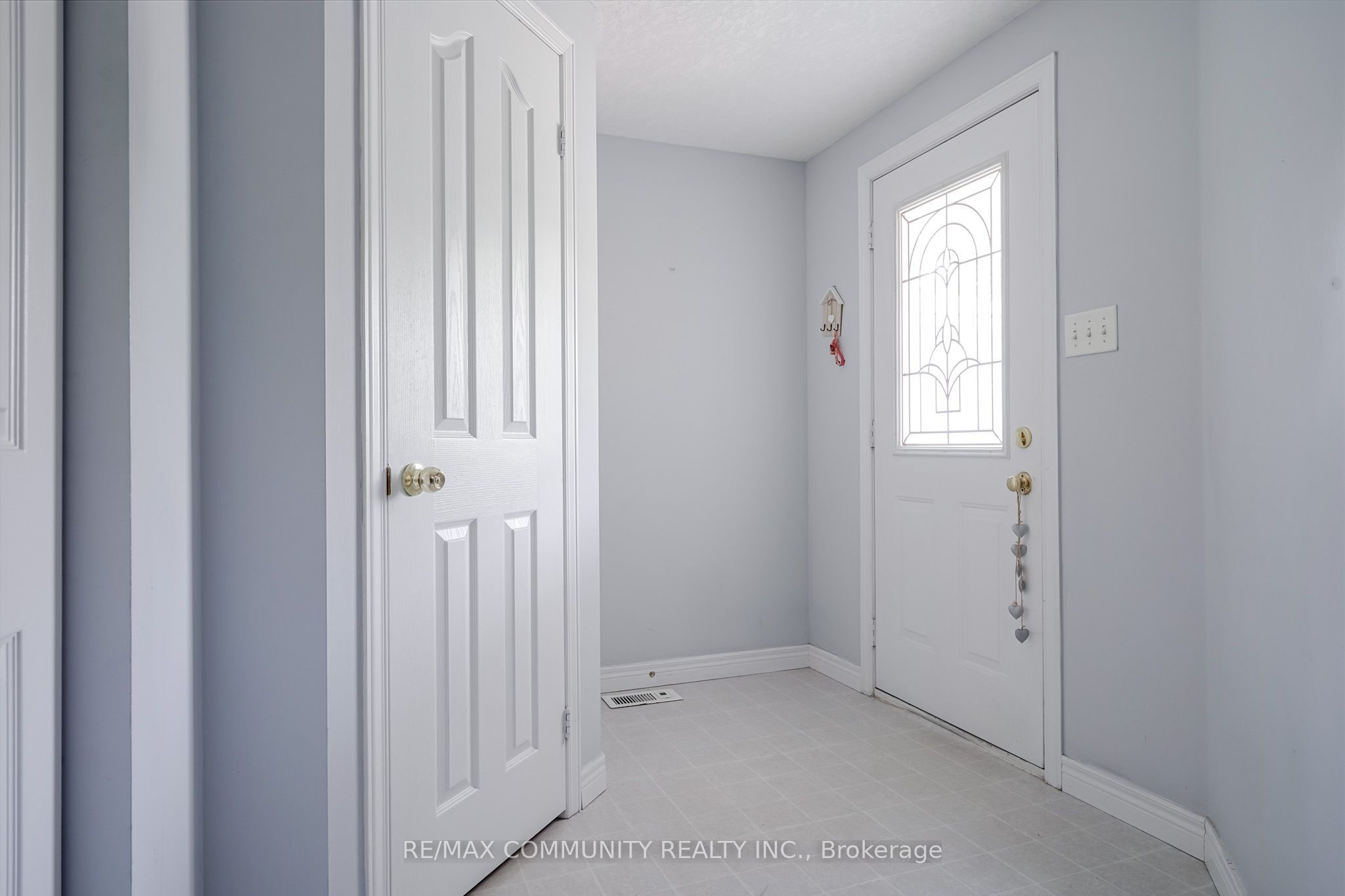 650 Spinnaker Crescent Property Photo 5