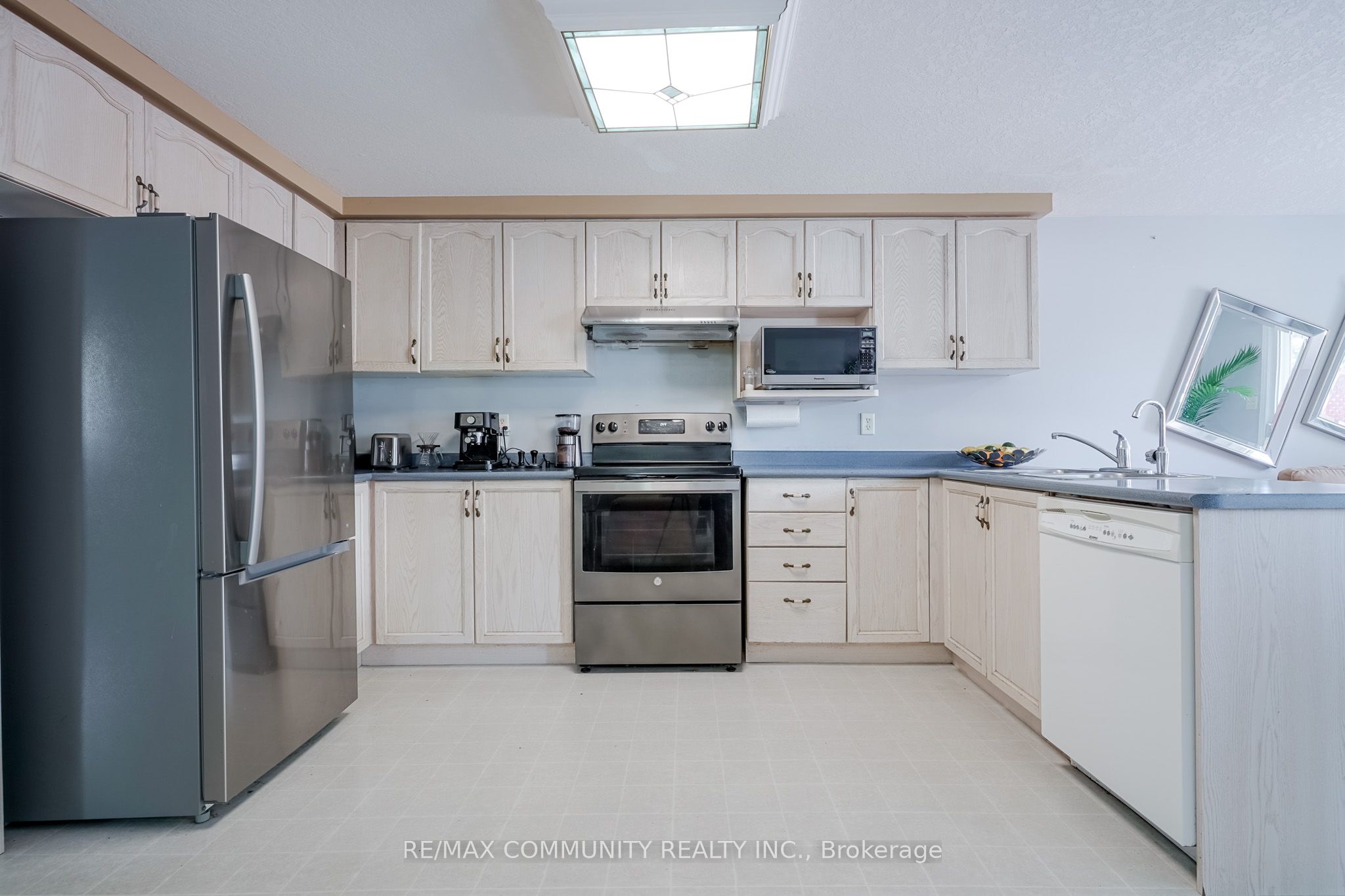 650 Spinnaker Crescent Property Photo 9
