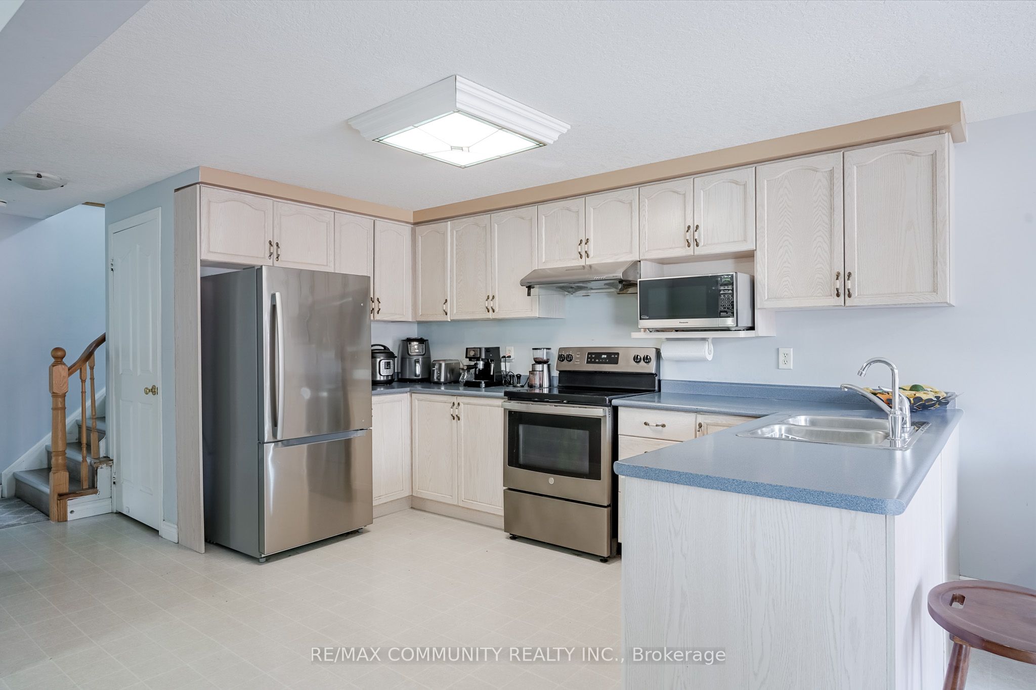 650 Spinnaker Crescent Property Photo 10