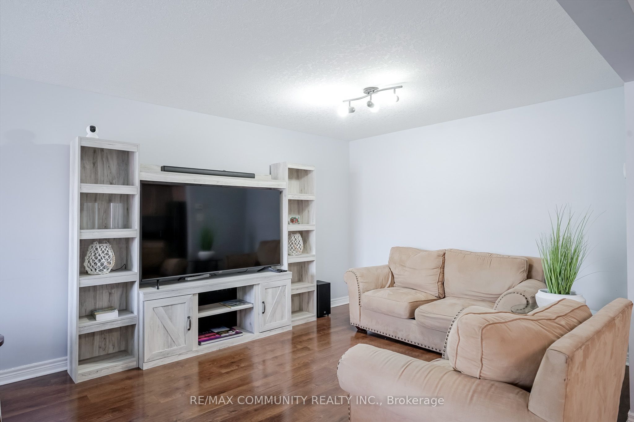 650 Spinnaker Crescent Property Photo 14
