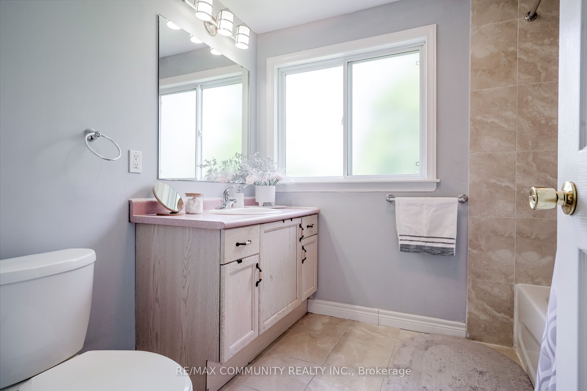 650 Spinnaker Crescent Property Photo 28