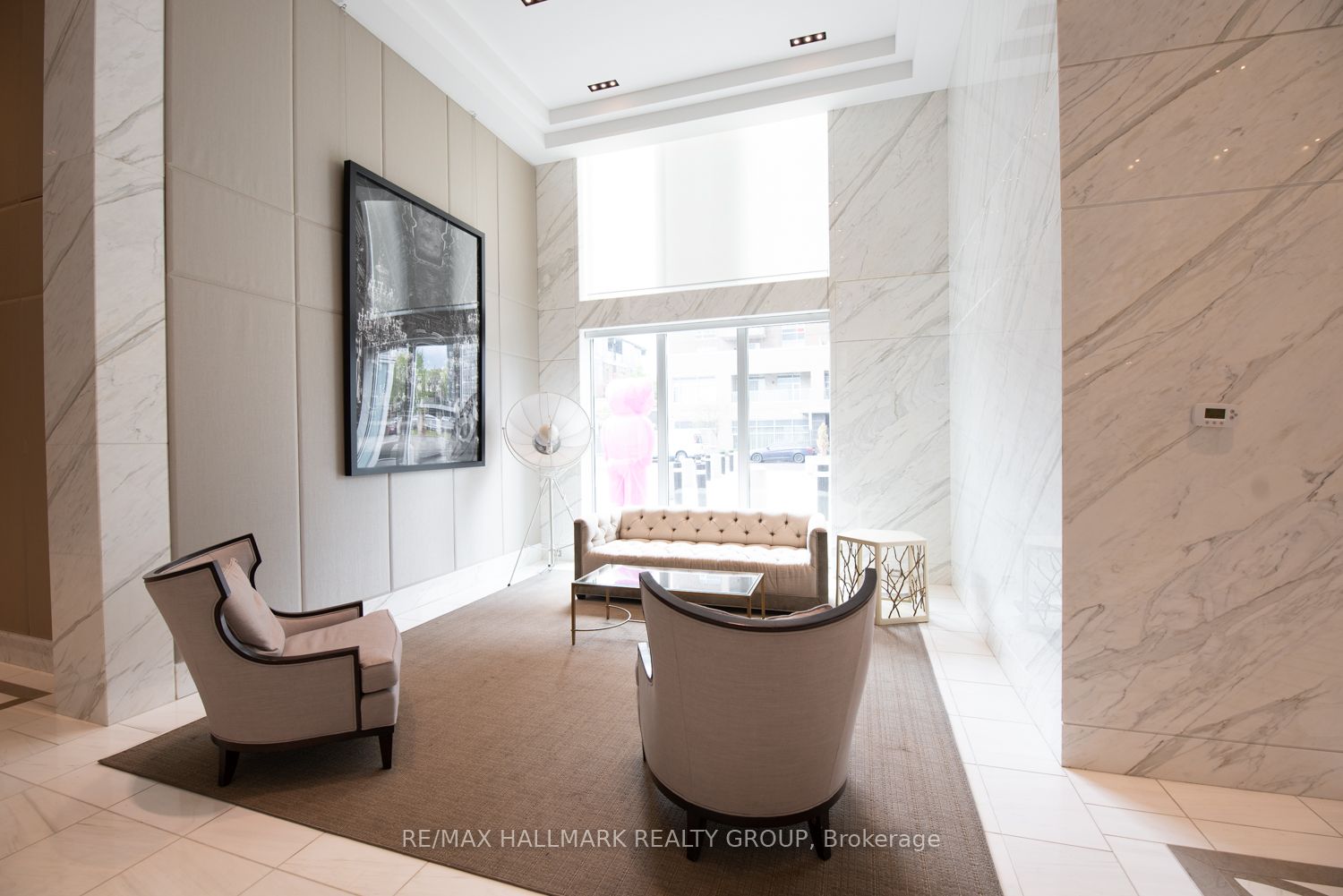 111 Champagne Avenue 1805 Property Photo 3