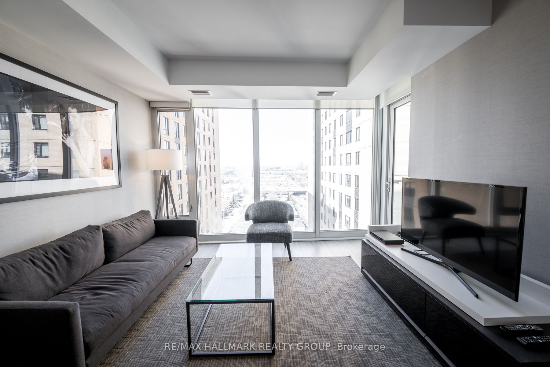 111 Champagne Avenue 1805 Property Photo 7