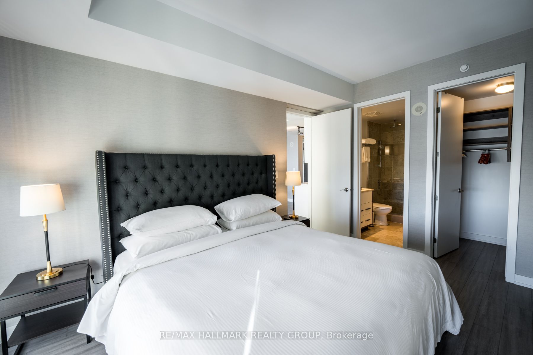 111 Champagne Avenue 1805 Property Photo 10