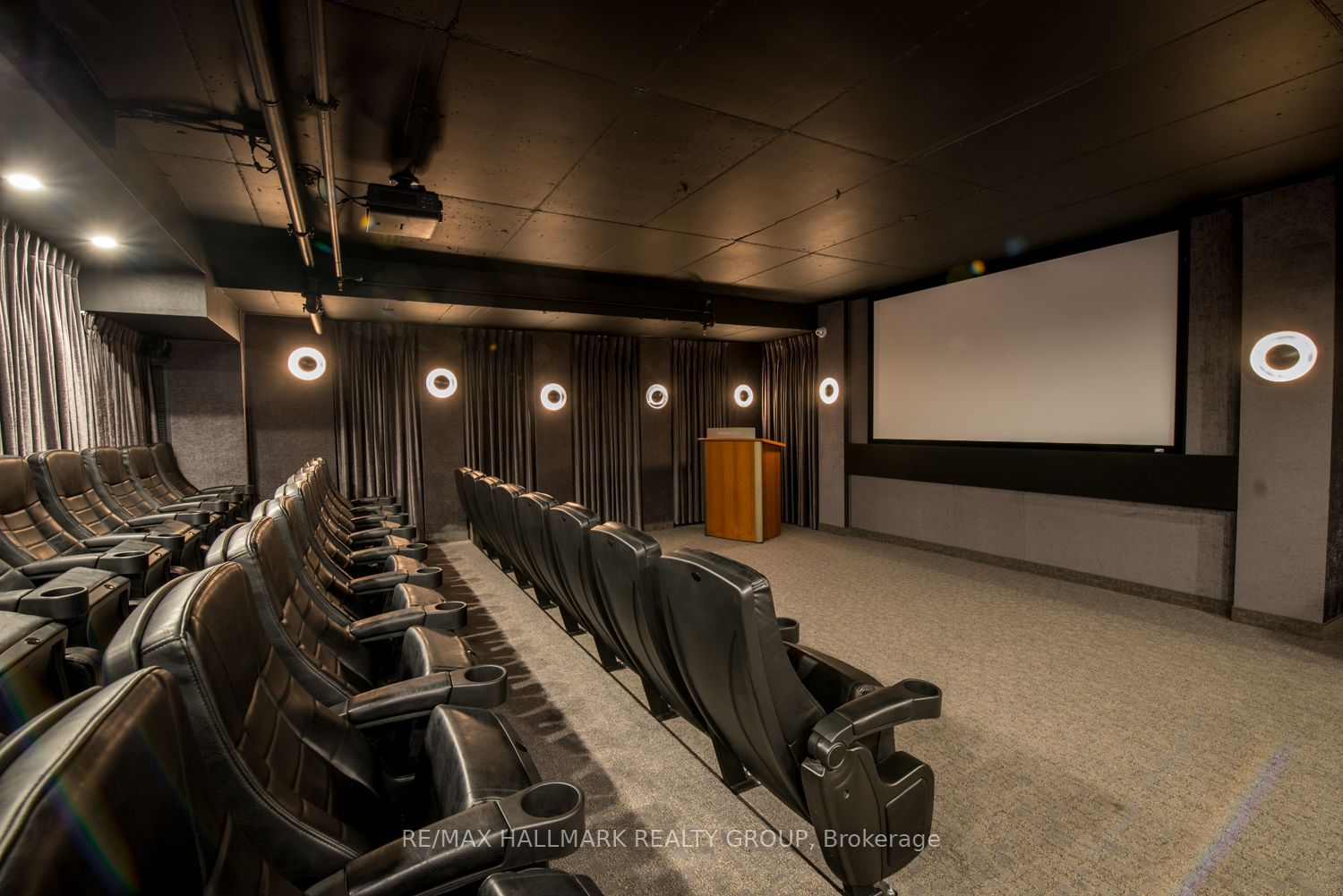 111 Champagne Avenue 1805 Property Photo 17