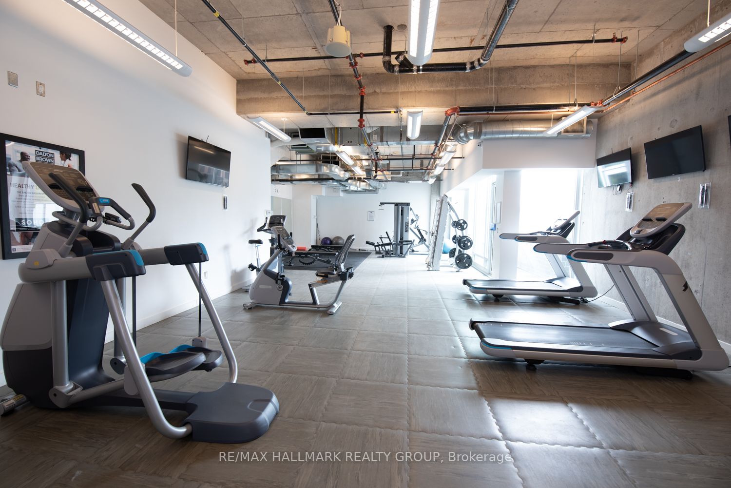 111 Champagne Avenue 1805 Property Photo 18