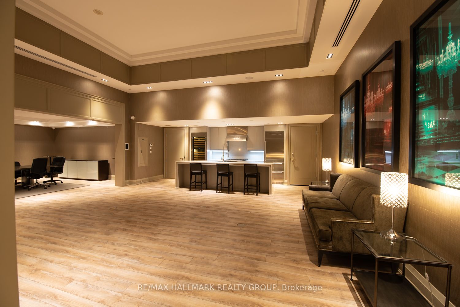 111 Champagne Avenue 1805 Property Photo 23