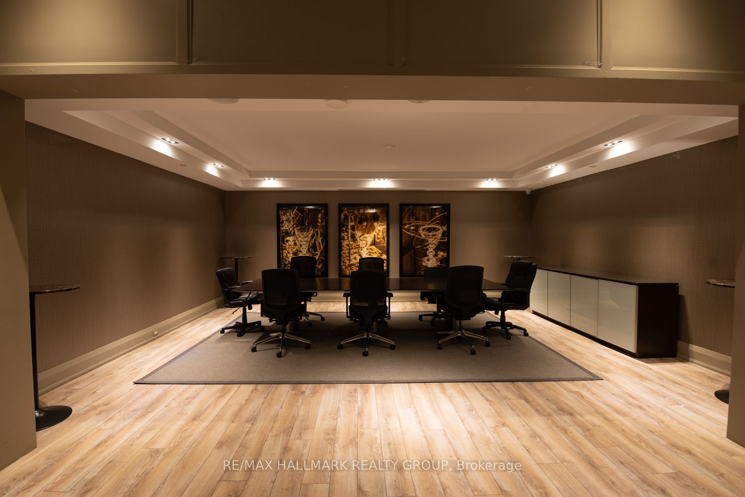 111 Champagne Avenue 1805 Property Photo 26