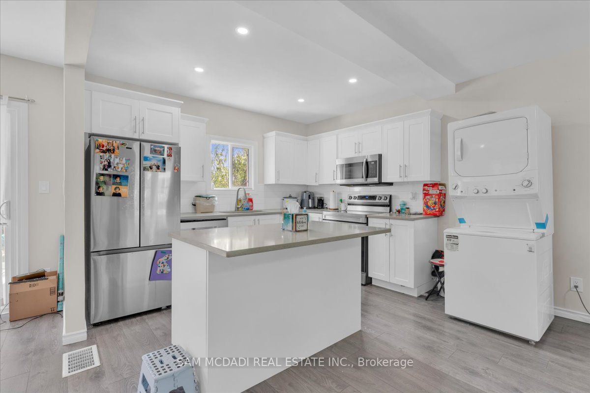 4088 Broughton Ave Property Photo 8