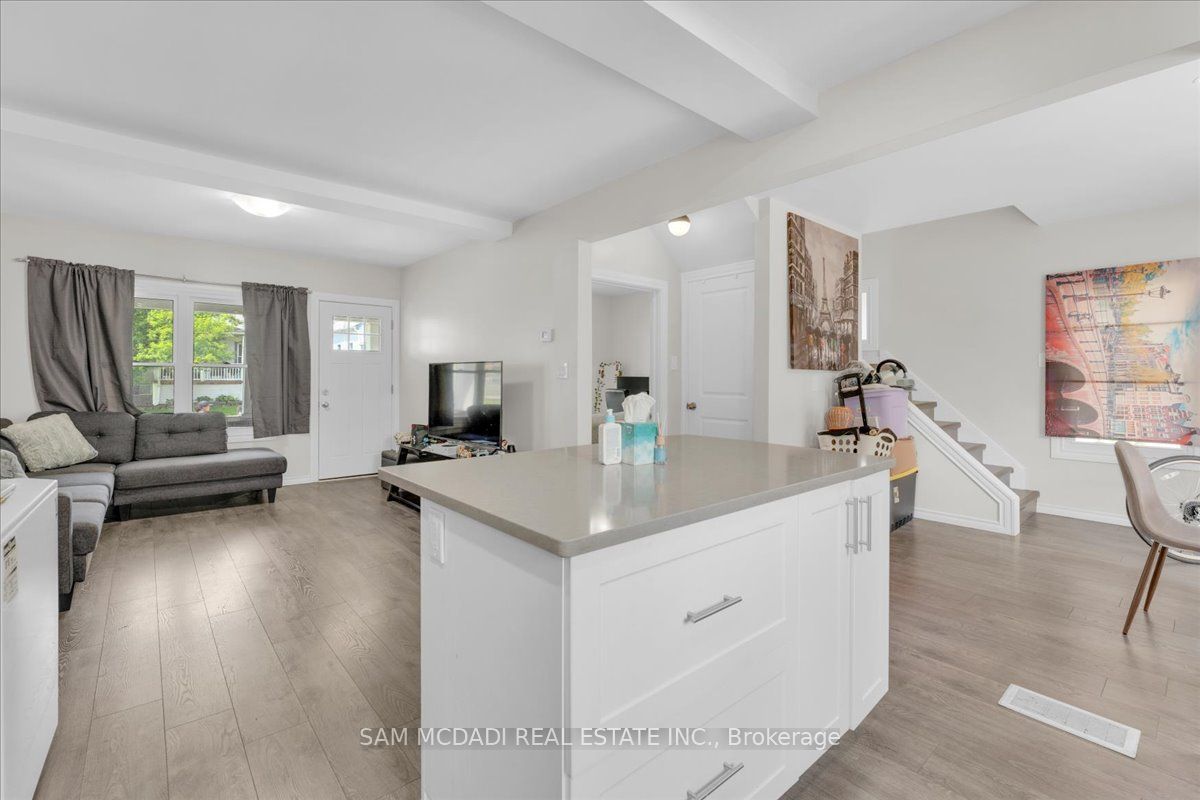 4088 Broughton Ave Property Photo 10