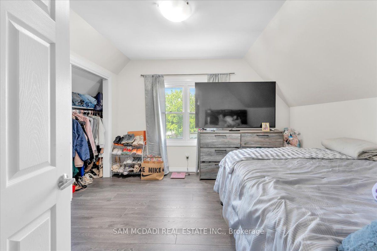 4088 Broughton Ave Property Photo 17