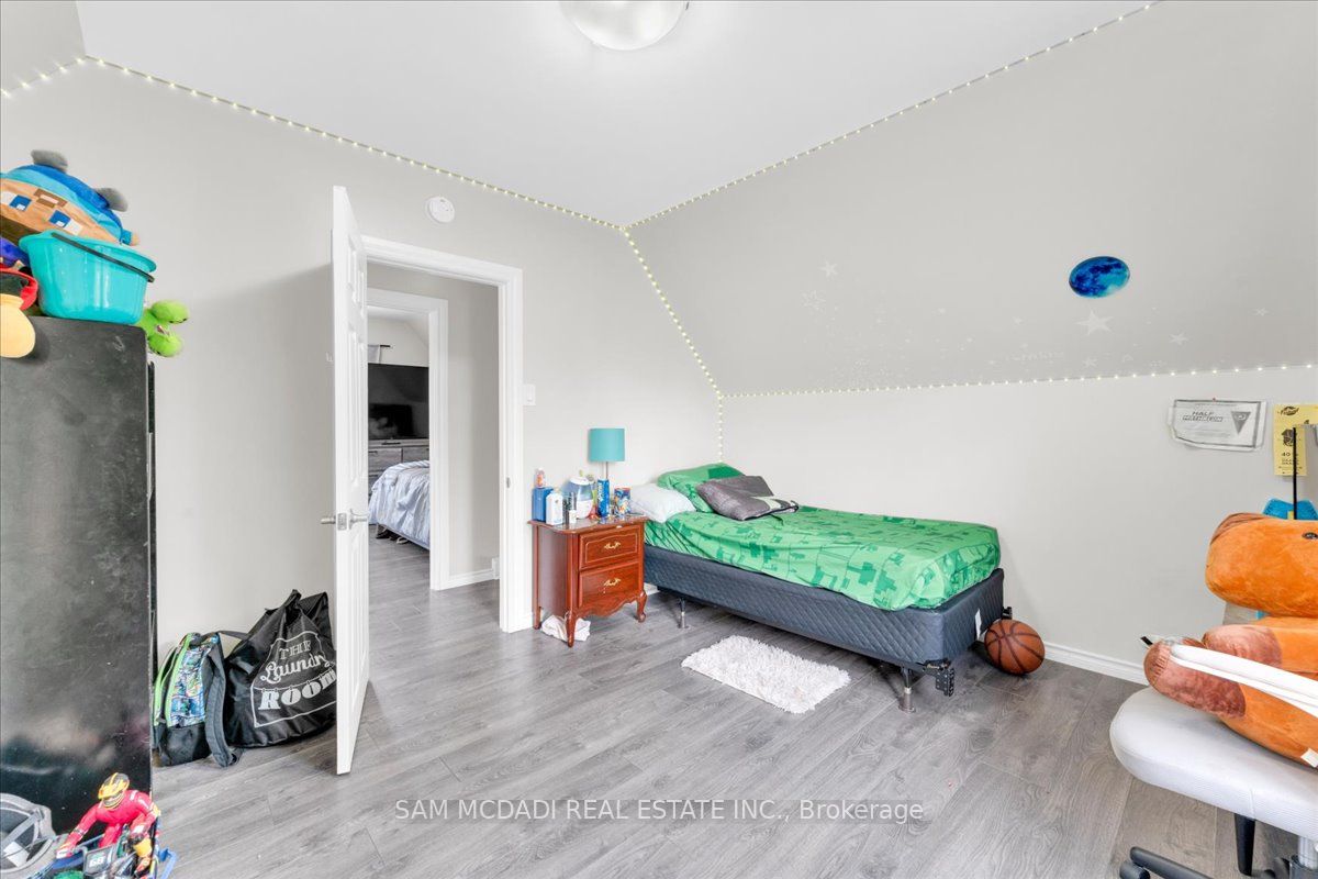 4088 Broughton Ave Property Photo 21